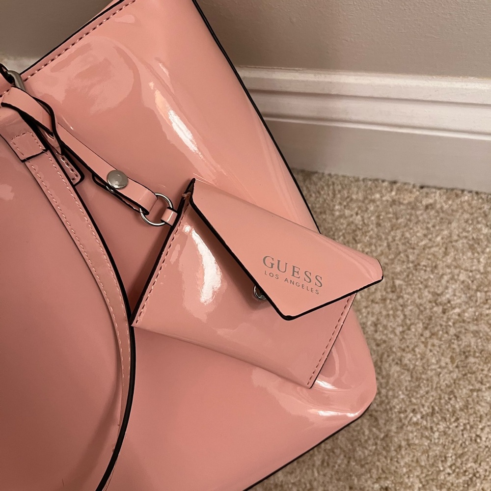 BRAND NEW - Guess: Baby pink midsize purse - Picture 6 of 8